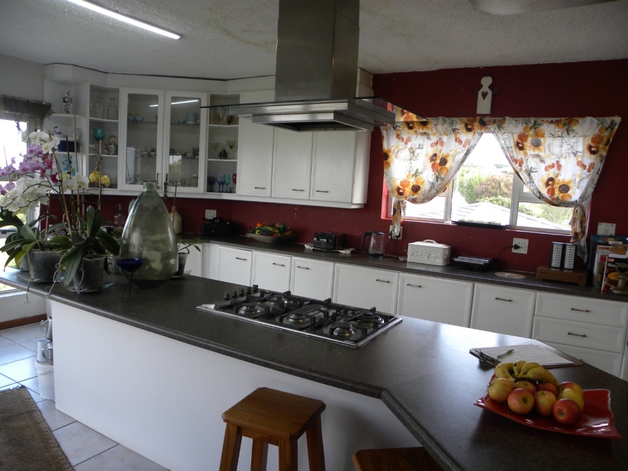 5 Bedroom Property for Sale in Wavecrest Eastern Cape